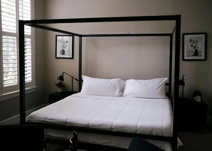 4 Bedroom • Theater Room • Gym • Walk To Lincoln Park!